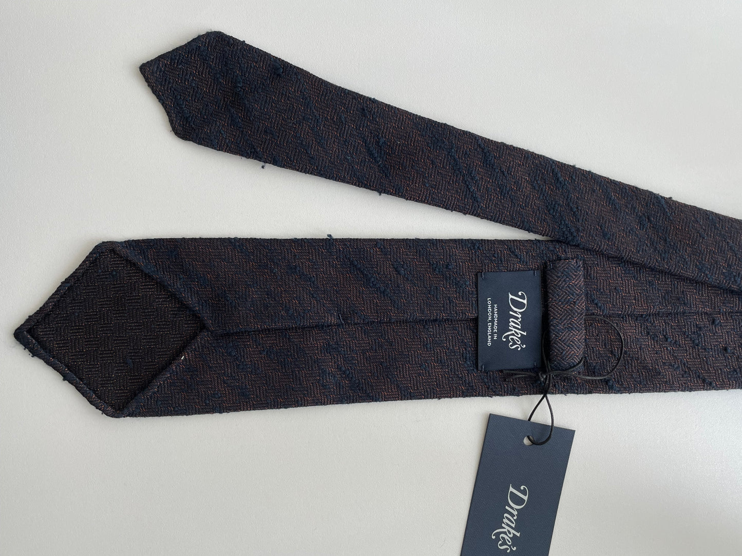 Drakes Hand-rolled Edge Silk Handmade Tie With Tag