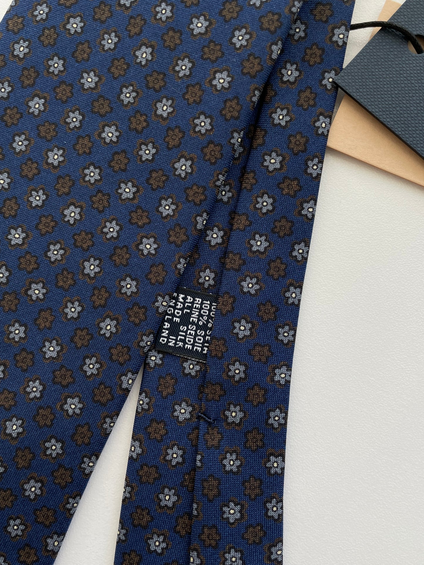 Drakes Flower Motif Rolled-edge Handmade Silk Tie With Tag