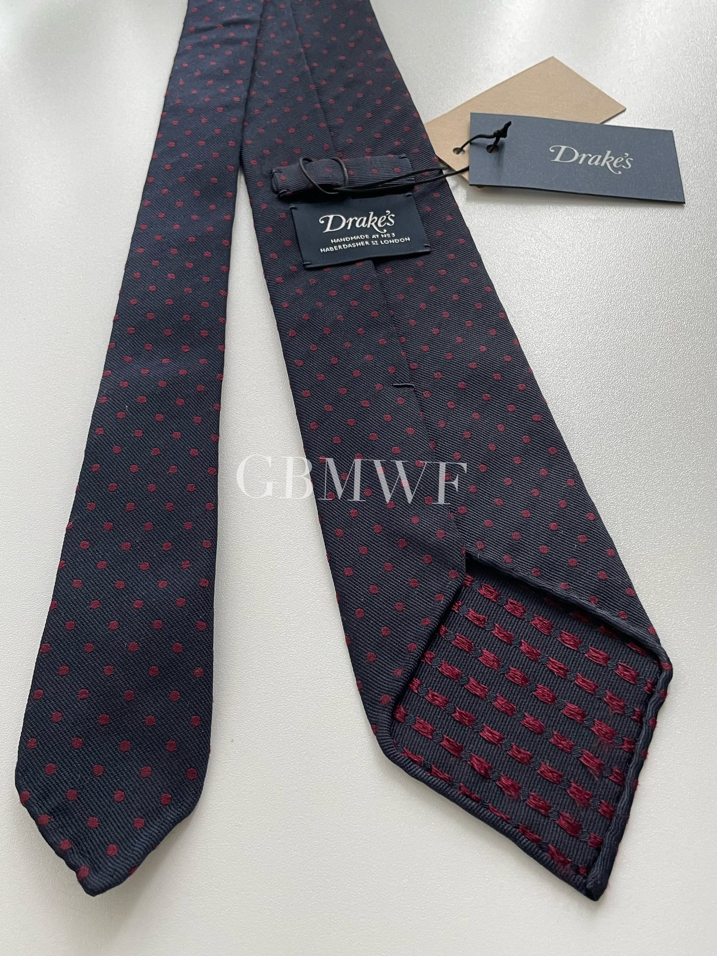 Drakes Handmade Polka Dot Hand-rolled Silk Tie With Tag