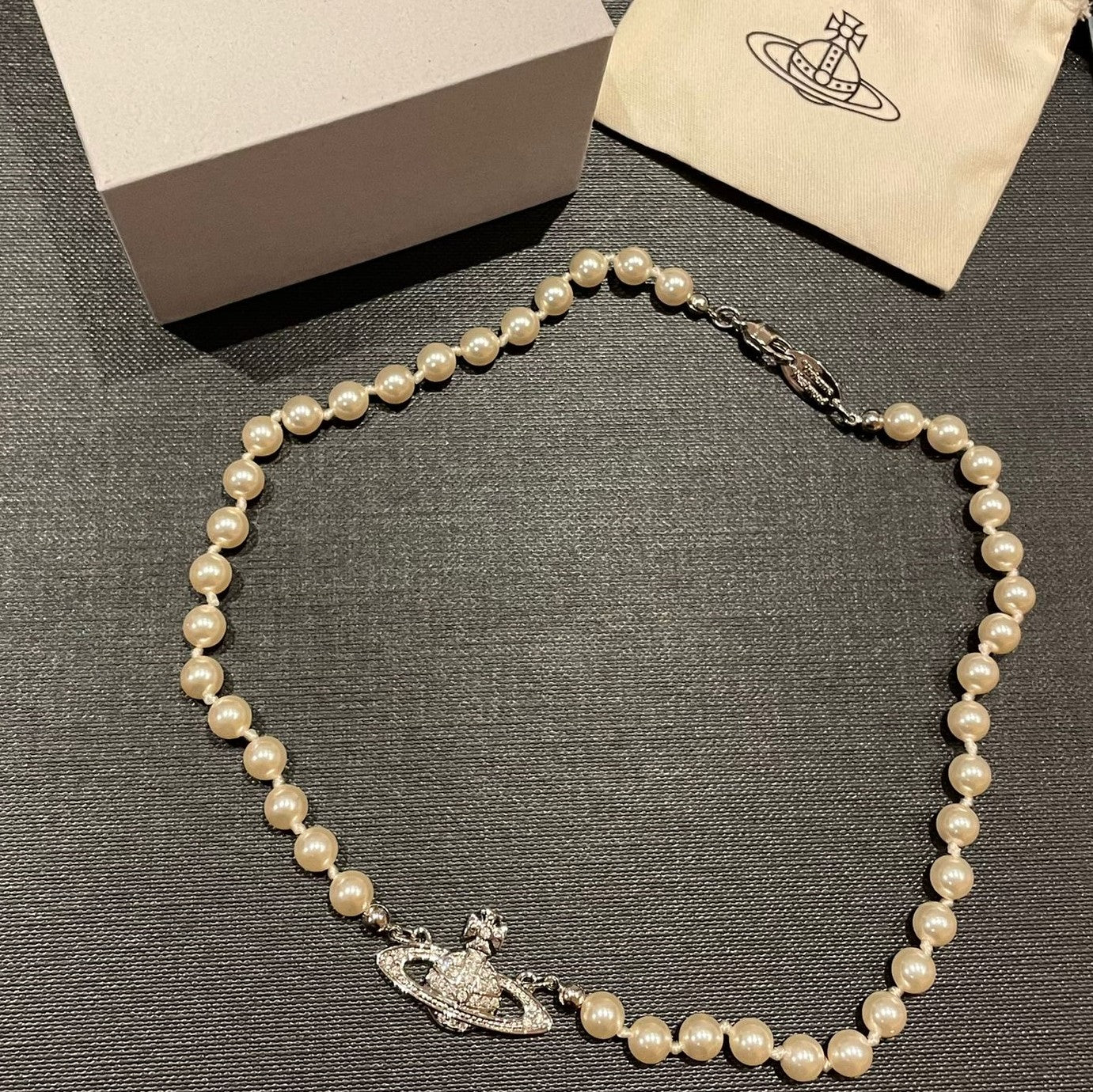 [SOLD] Vivienne Westwood Mini Bas Relief Pearl Choker (Silver)